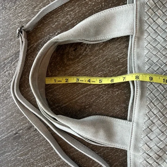 Chic Gray Woven Loowie Bag - Picture 9 of 9